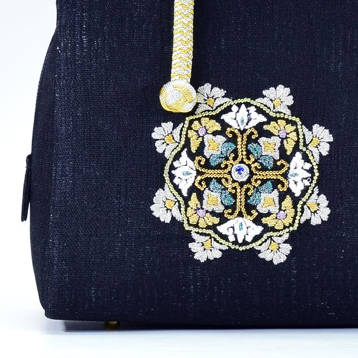 ビーズ本手刺繍ボストン型バッグ 華文<br>【 礼装用バッグ 訪問着用バッグ 和装バッグ 】みそのバッグ 利休バッグ 女性 レディース 草履 フォーマル セミフォーマル バッグセット 礼装 留袖 黒留 振袖 成人式 訪問着 着物 バッグ プレゼント 結婚式 【銀座 ぜん屋】